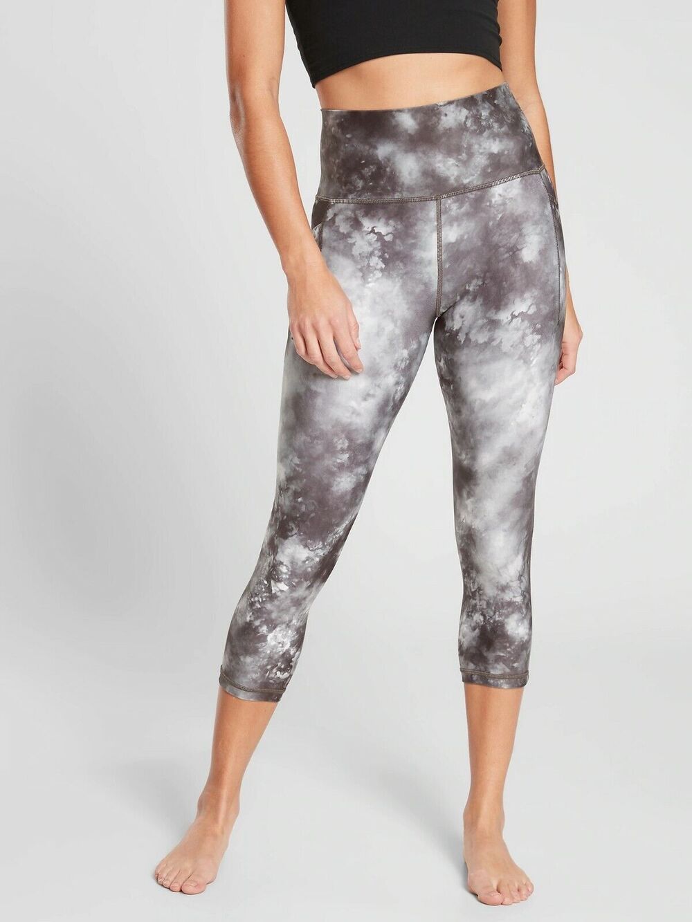 Athleta Crop Leggings Womens XS Salutation II Stash Pocket Capri Black Tie Dye